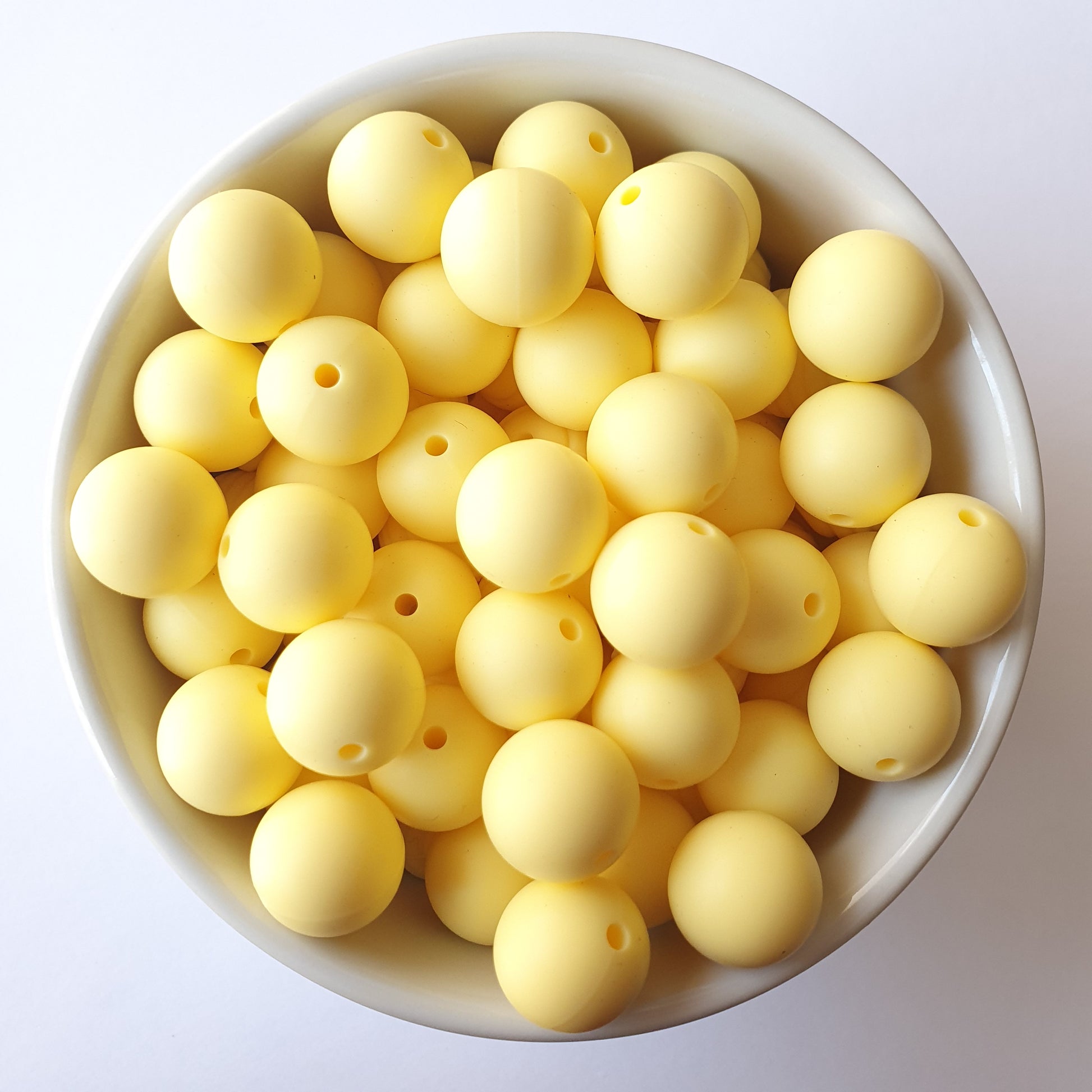 15mm custard yellow round silicone beads