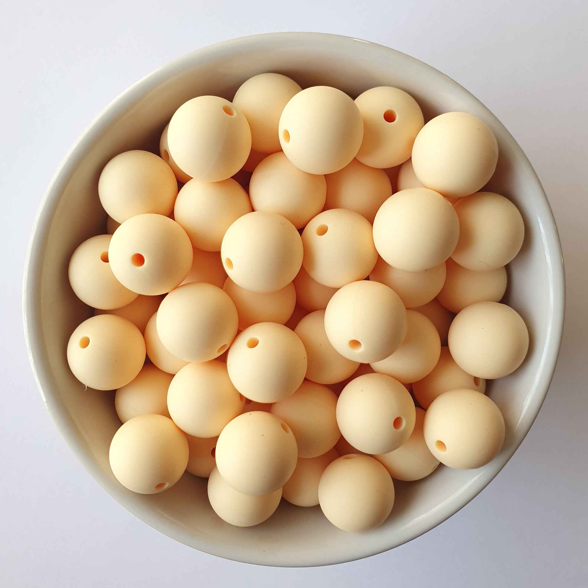 15mm beige round silicone beads