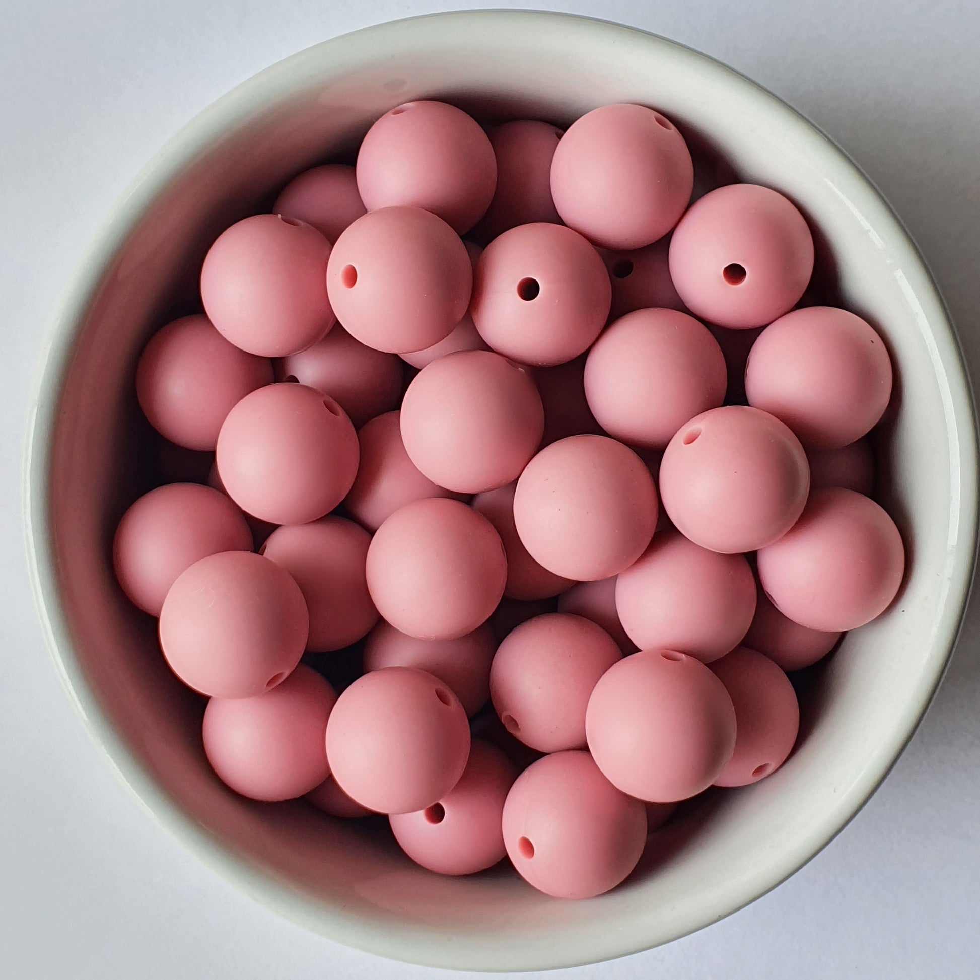 15mm round blush silicone beads